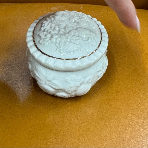 Lenox 1998 Fruit Trinket Box w/ Lid and Gold Trim Vintage - Picture 4 of 8